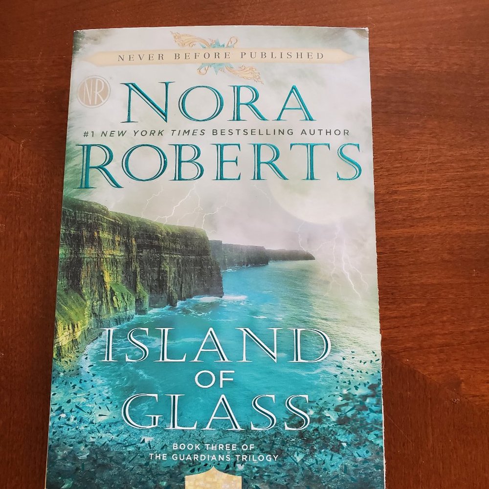 Island of Glass by Nora Roberts Book 3 of 3